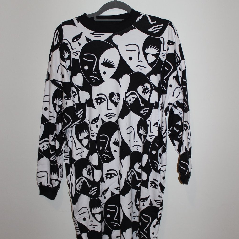 Monki Long Sleeve All Over Face Print Midi Dress